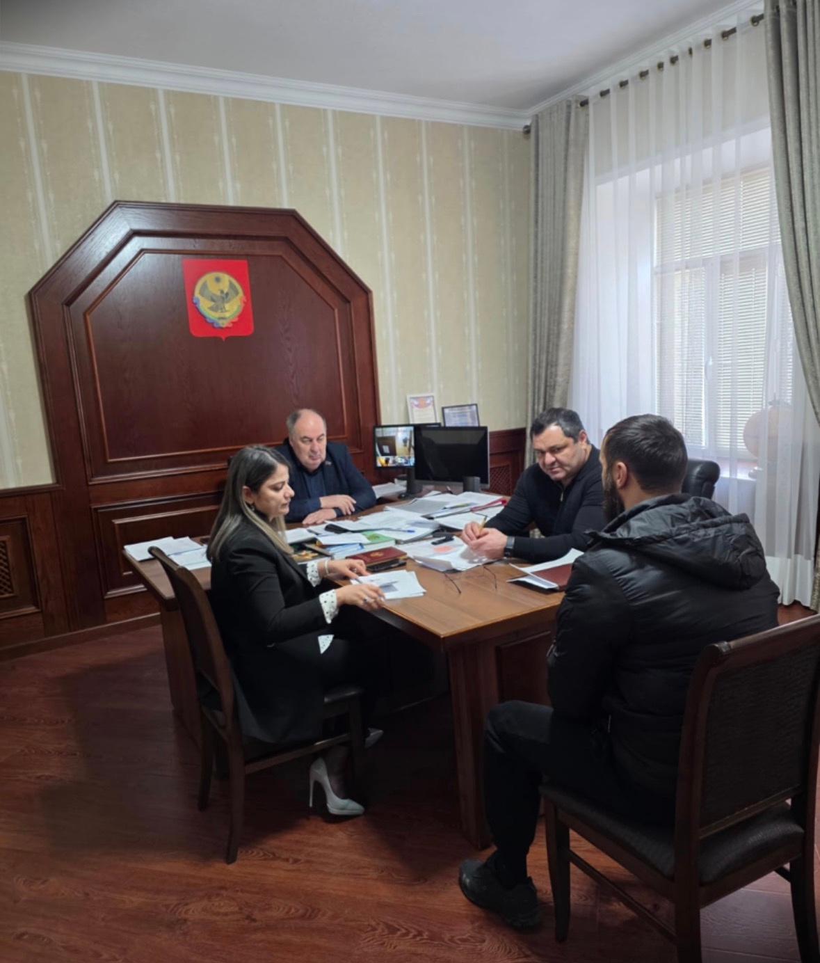 В управлении социальной защиты населения депутат Народного Собрания РД партии «Единая Россия» Руслан Ибрагимов провёл выездной приём граждан.